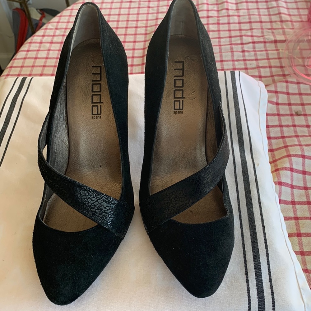 Moda Spana NWOT Black Suede 3 1/2” Heels